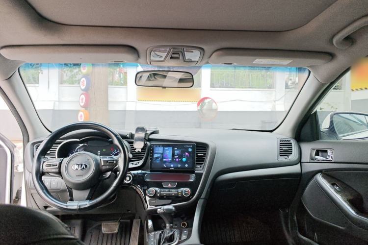 Used Kia K5 2014 2.0L Automatic LUXURY Interior 4
