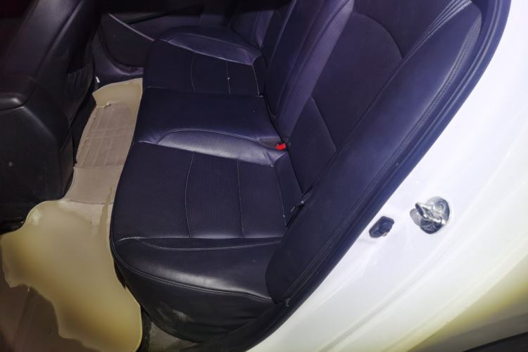 Used Kia K5 2014 2.0L Automatic LUXURY Interior 4