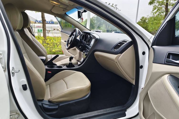 Used Kia K5 2014 2.0L Manual GL Interior 5
