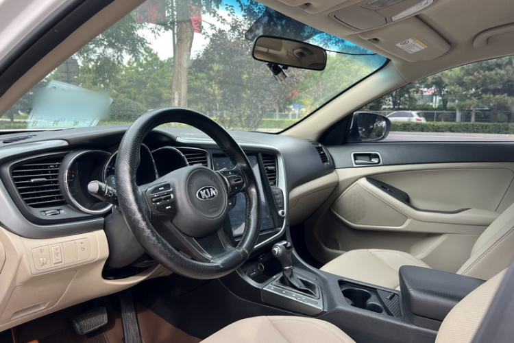 Used Kia K5 2014 2.0L Automatic GL Interior 5
