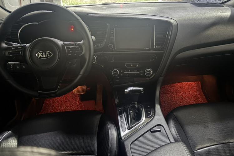 Used Kia K5 2014 2.0L Automatic LUXURY Interior 6