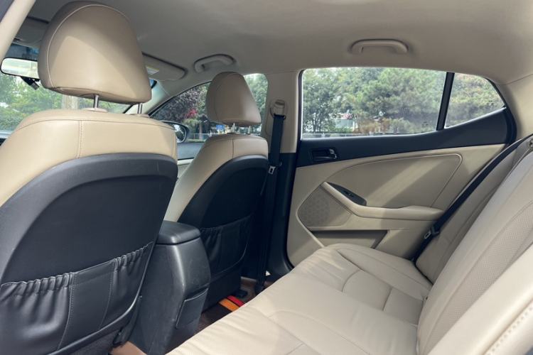 Used Kia K5 2014 2.0L Automatic GL Interior 6