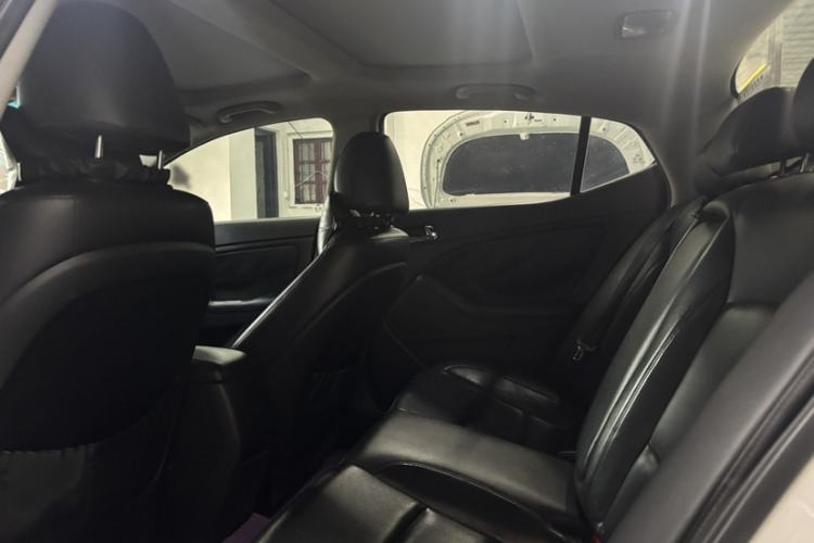 Used Kia K5 2014 2.0L Automatic LUXURY Interior 7