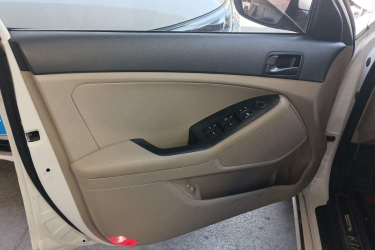 Used Kia K5 2014 2.0L Manual GL Left Front Door Interior