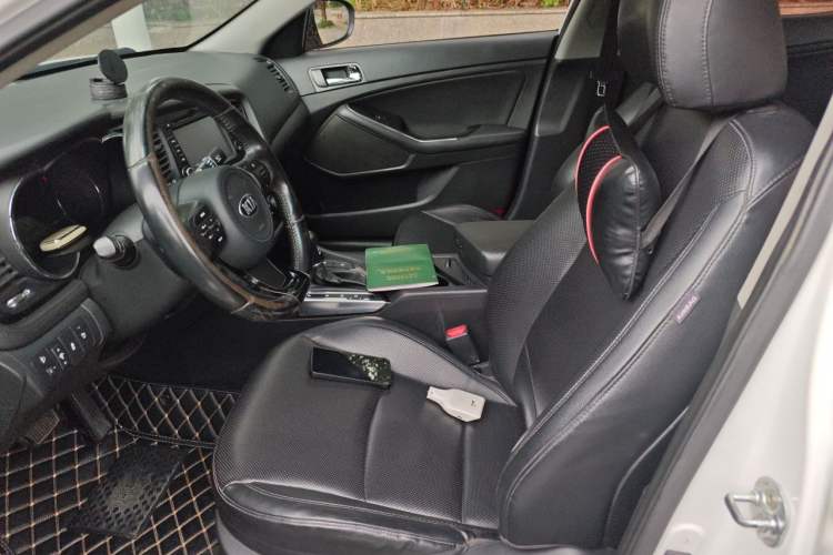 Used Kia K5 2014 2.0L Automatic LUXURY Left Front Seat