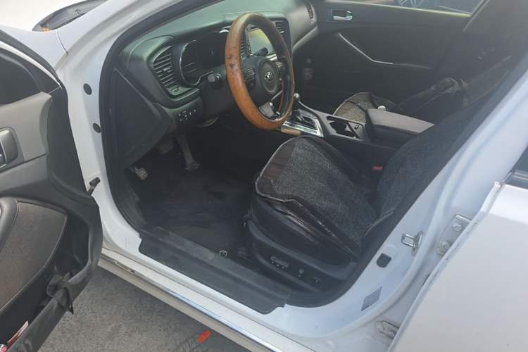 Used Kia K5 2014 2.0L Automatic LUXURY Left Front Seat