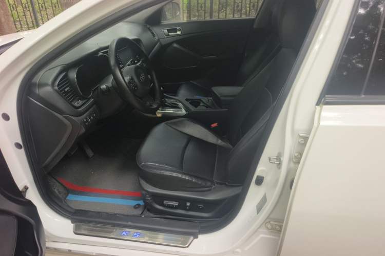 Used Kia K5 2014 2.0L Automatic LUXURY Left Front Seat