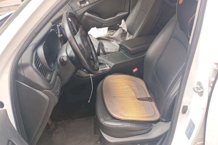 Used Kia K5 2014 2.0L Automatic LUXURY Left Front Seat