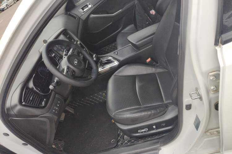 Used Kia K5 2014 2.0L Automatic LUXURY Left Front Seat