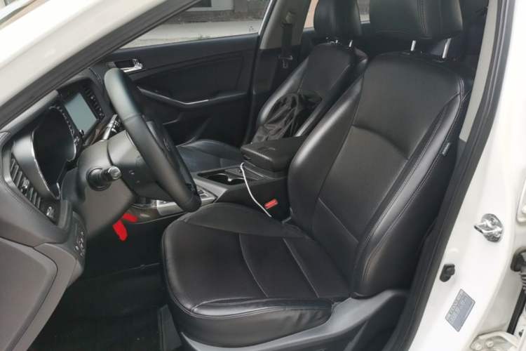Used Kia K5 2014 2.0L Automatic LUXURY Left Front Seat