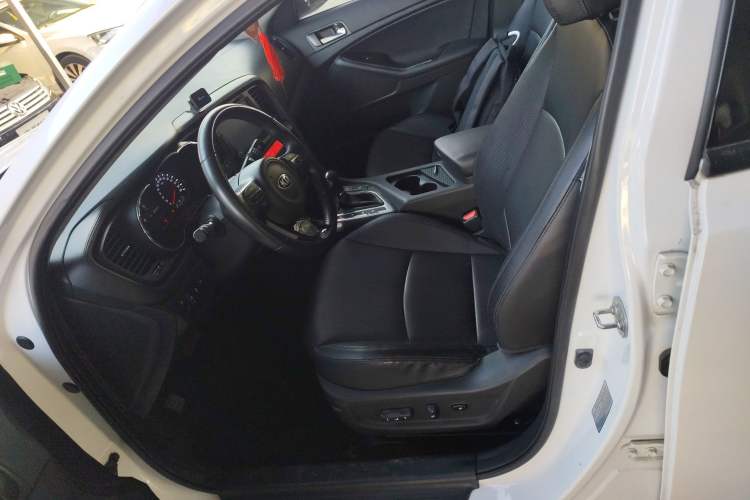 Used Kia K5 2014 2.0L Automatic LUXURY Left Front Seat