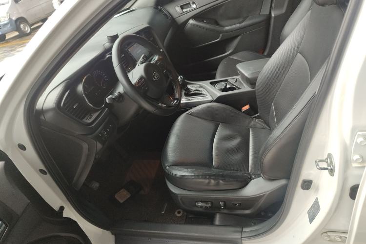 Used Kia K5 2014 2.0L Automatic LUXURY Left Front Seat
