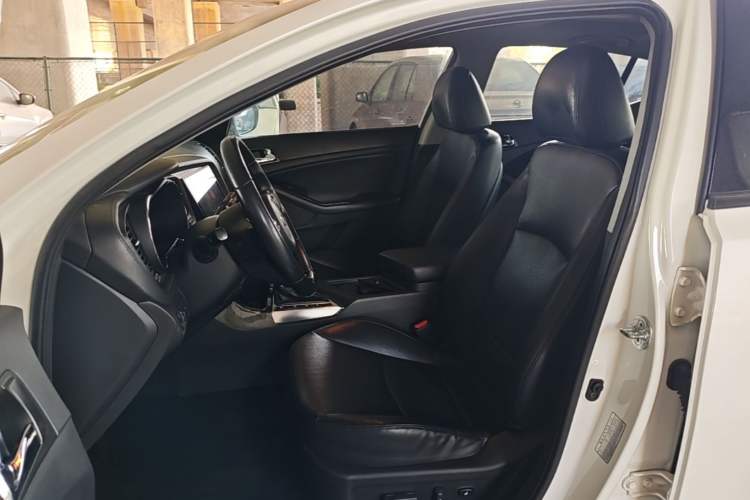 Used Kia K5 2014 2.0L Automatic LUXURY Left Front Seat