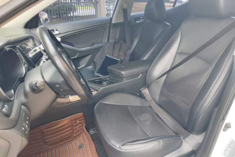 Used Kia K5 2014 2.0L Automatic LUXURY Left Front Seat