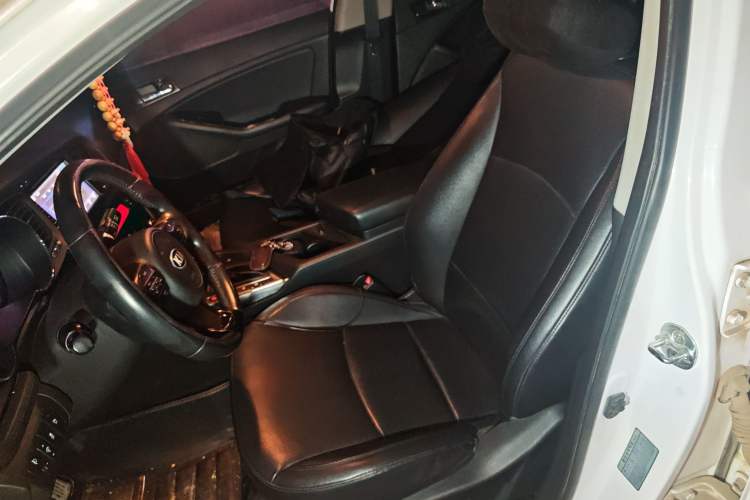 Used Kia K5 2014 2.0L Automatic LUXURY Left Front Seat