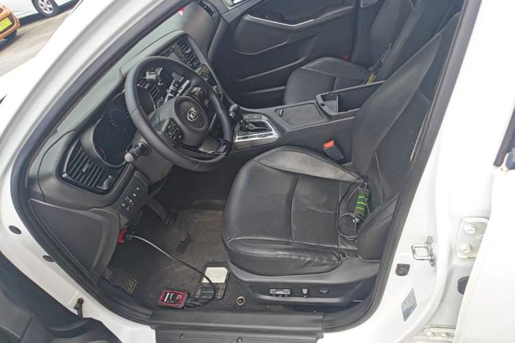 Used Kia K5 2014 2.0L Automatic LUXURY Left Front Seat