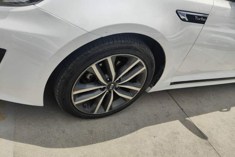Used Kia K5 2014 2.0T Automatic T-PREMIUM Left Front Wheel Hub