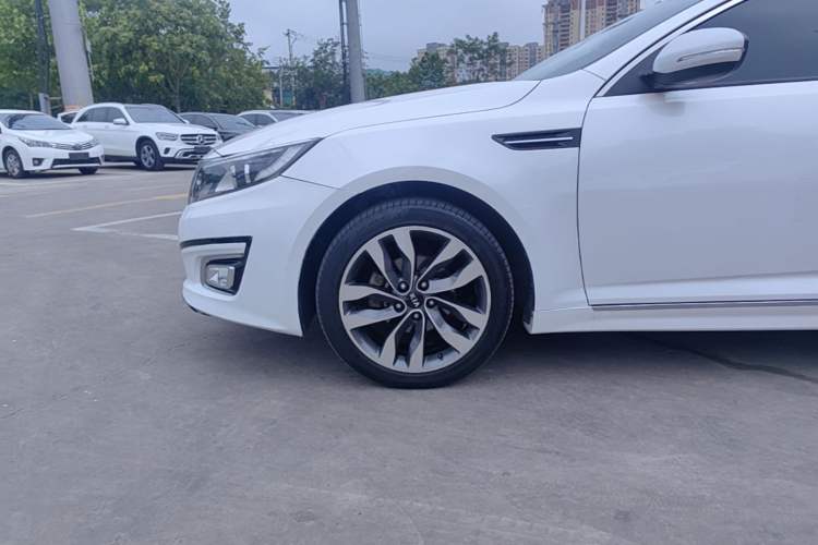Used Kia K5 2014 2.0L Automatic LUXURY Left Front Wheel Hub