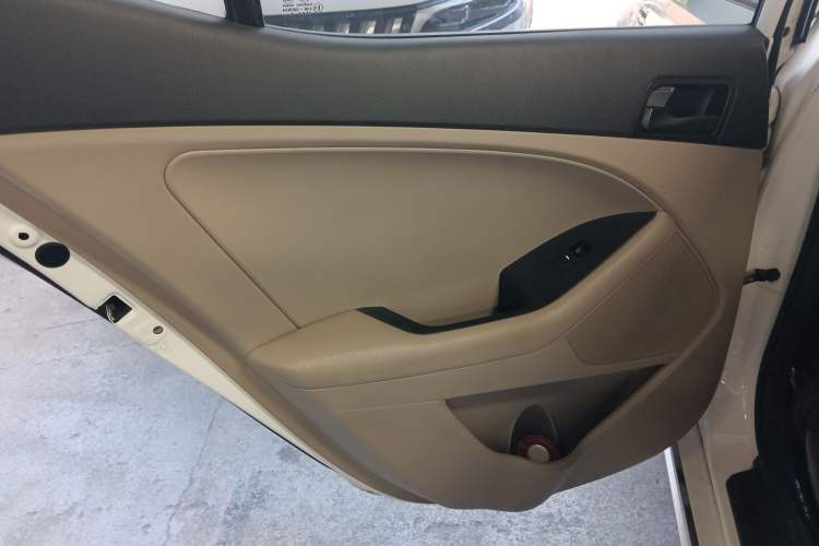 Used Kia K5 2014 2.0L Manual GL Left Rear Door Interior
