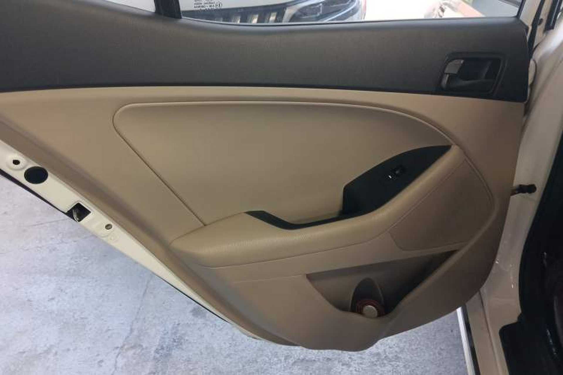 Used Kia K5 2014 2.0L Manual GL Left Rear Door Interior