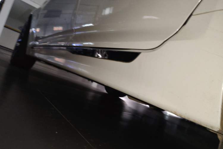 Used Kia K5 2014 2.0L Automatic LUXURY Left Side Sill
