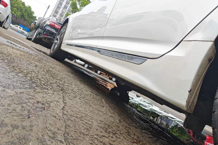 Used Kia K5 2014 2.0L Automatic LUXURY Left Side Sill
