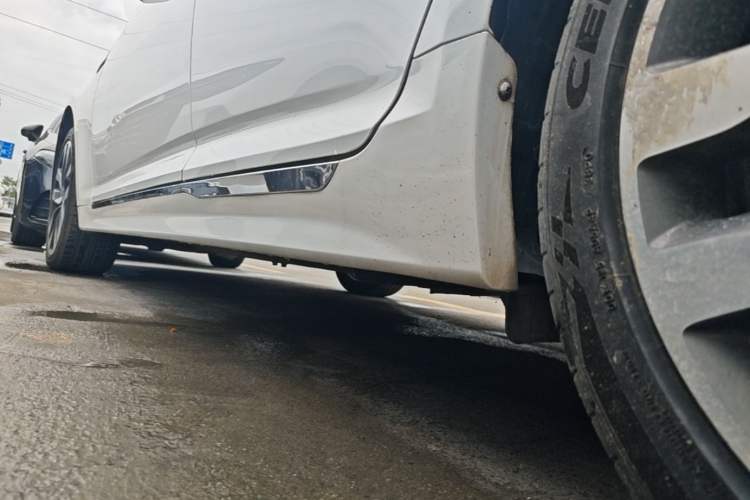 Used Kia K5 2014 2.0L Automatic LUXURY Left Side Sill