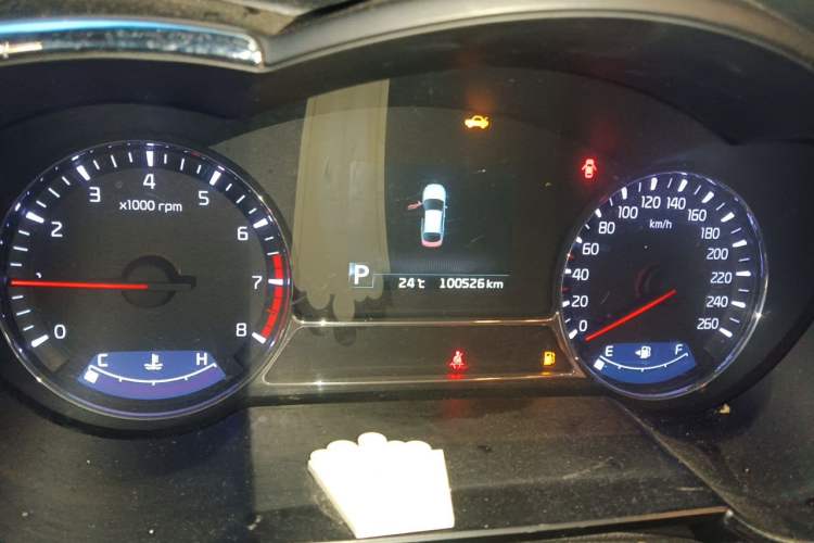 Used Kia K5 2014 2.0L Automatic LUXURY Odometer Close Up