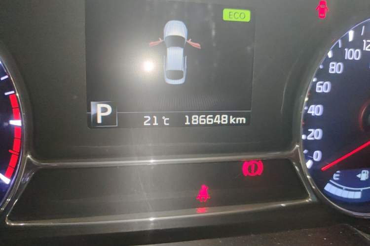 Used Kia K5 2014 2.0L Automatic LUXURY Odometer Close Up
