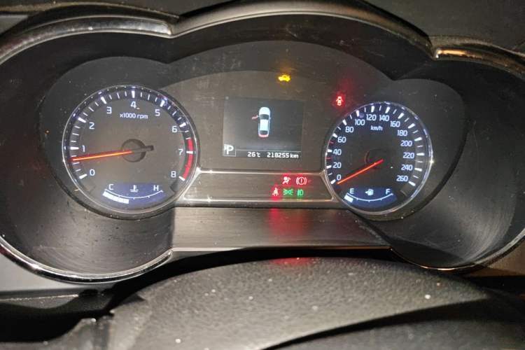 Used Kia K5 2014 2.0L Automatic LUXURY Odometer Close Up