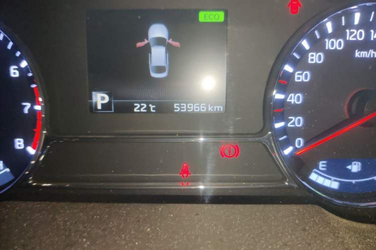 Used Kia K5 2014 2.0L Automatic LUXURY Odometer Close Up
