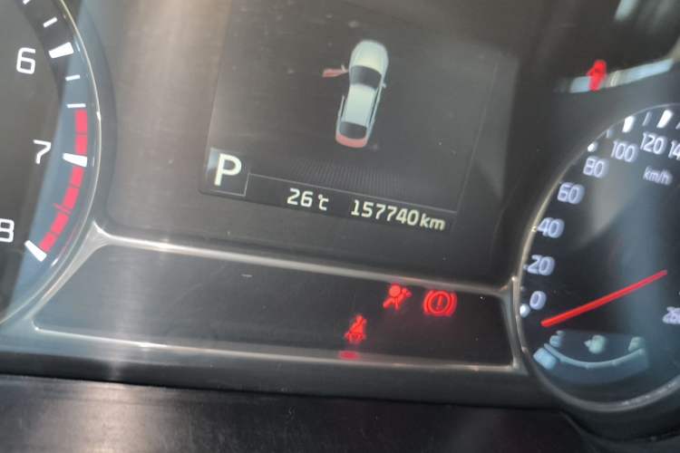 Used Kia K5 2014 2.0L Automatic LUXURY Odometer Close Up