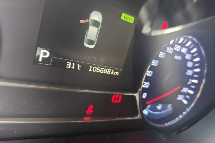 Used Kia K5 2014 2.0L Automatic LUXURY Odometer Close Up