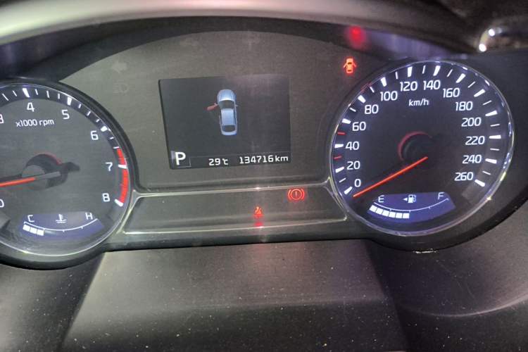 Used Kia K5 2014 2.0L Automatic LUXURY Odometer Close Up
