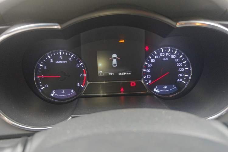 Used Kia K5 2014 2.0L Automatic LUXURY Odometer Close Up