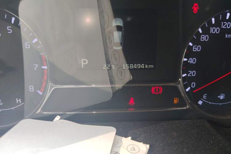 Used Kia K5 2014 2.0L Automatic LUXURY Odometer Close Up