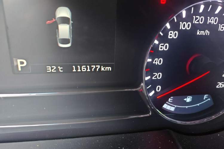 Used Kia K5 2014 2.0L Automatic LUXURY Odometer Close Up