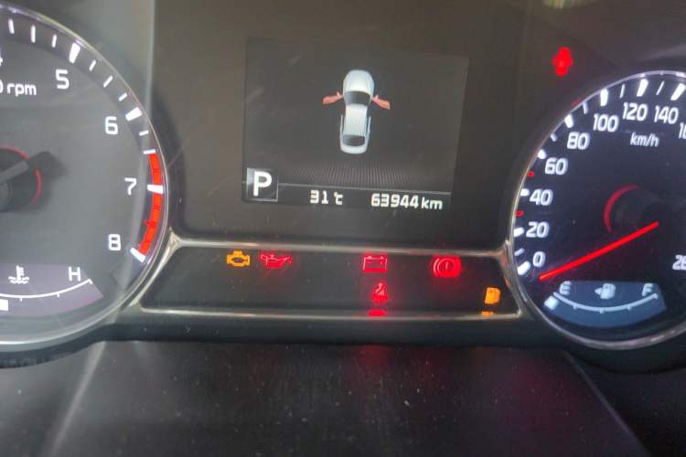 Used Kia K5 2014 2.0L Automatic LUXURY Odometer Close Up