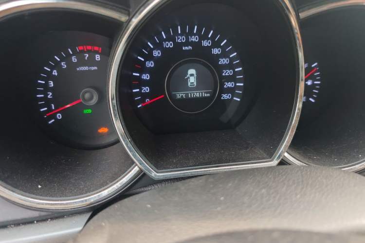 Used Kia K5 2014 2.0L Automatic GL Odometer Close Up