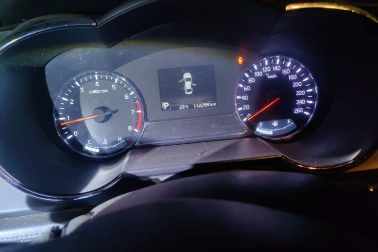 Used Kia K5 2014 2.0L Automatic PREMIUM Odometer Close Up