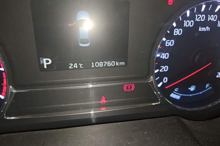 Used Kia K5 2014 2.0L Automatic LUXURY Odometer Close Up
