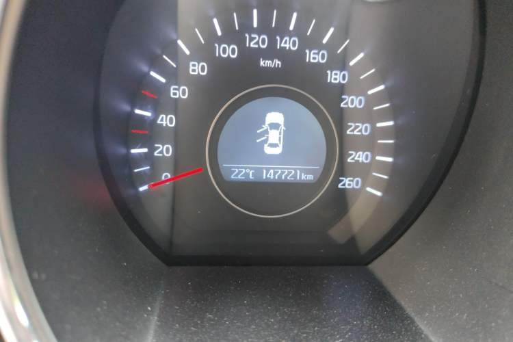 Used Kia K5 2014 2.0L Manual GL Odometer Close Up