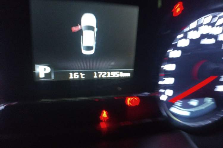 Used Kia K5 2014 2.0L Automatic LUXURY Odometer Close Up