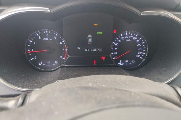 Used Kia K5 2014 2.0L Automatic LUXURY Odometer Close Up