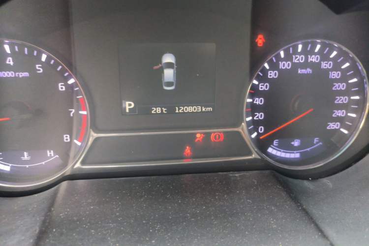 Used Kia K5 2014 2.0L Automatic LUXURY Odometer Close Up