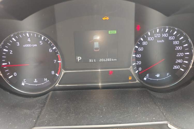 Used Kia K5 2014 2.0L Automatic LUXURY Odometer Close Up