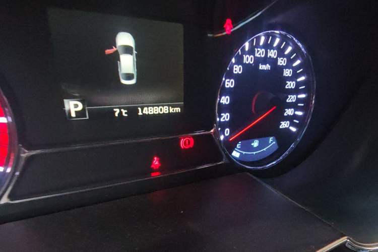 Used Kia K5 2014 2.0L Automatic LUXURY Odometer Close Up