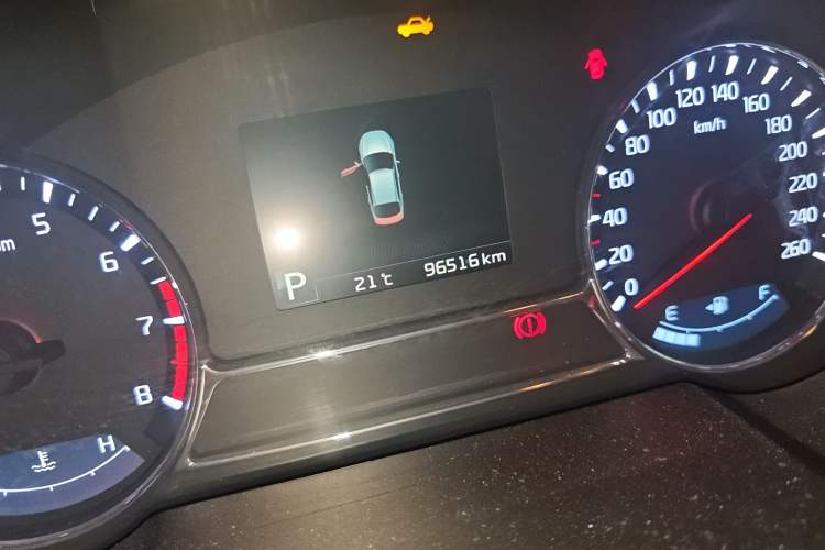 Used Kia K5 2014 2.0L Automatic LUXURY Odometer Close Up