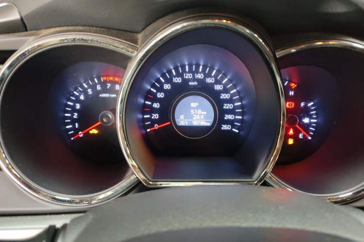 Used Kia K5 2014 2.0L Manual GL Odometer Close Up