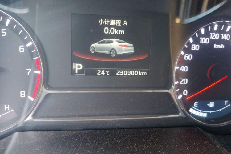 Used Kia K5 2014 2.0L Automatic LUXURY Odometer Close Up